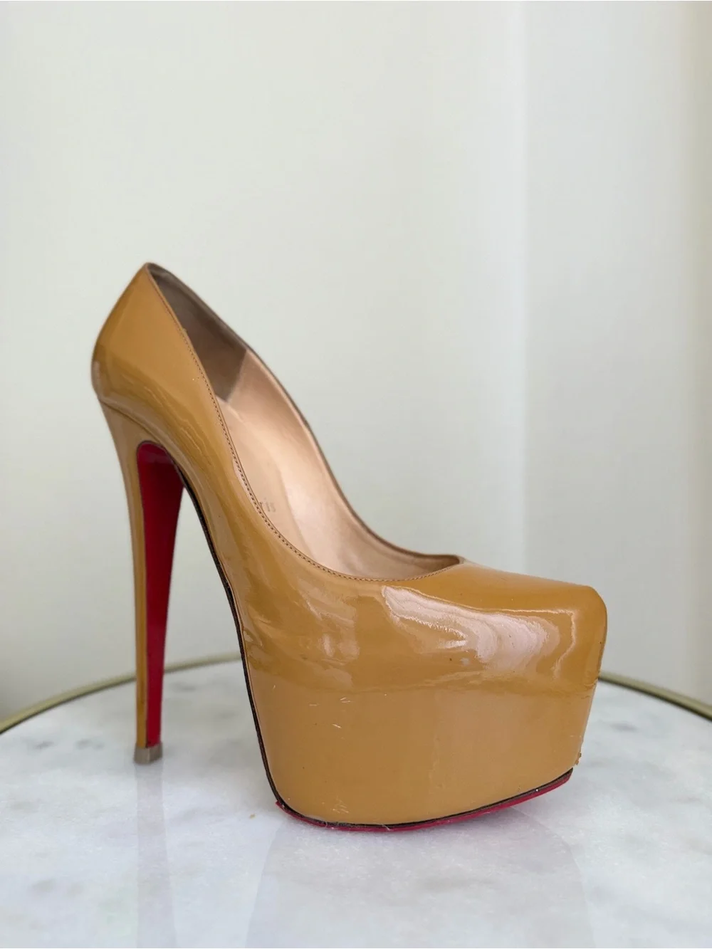 Christian Louboutin Daffodile 160 Patent Platform Pumps in Tan with Red Soles 36